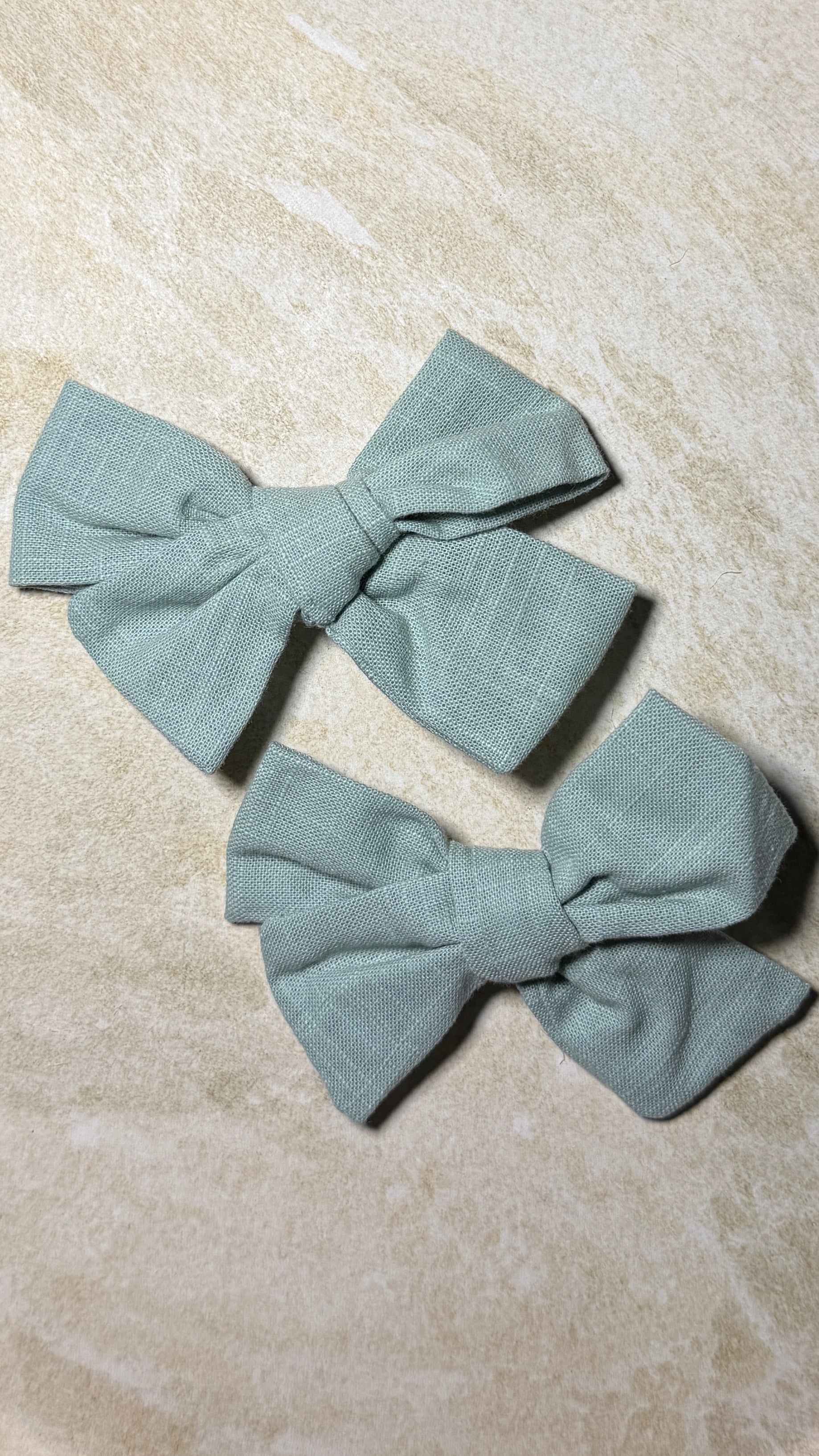 Medium Bow Pair