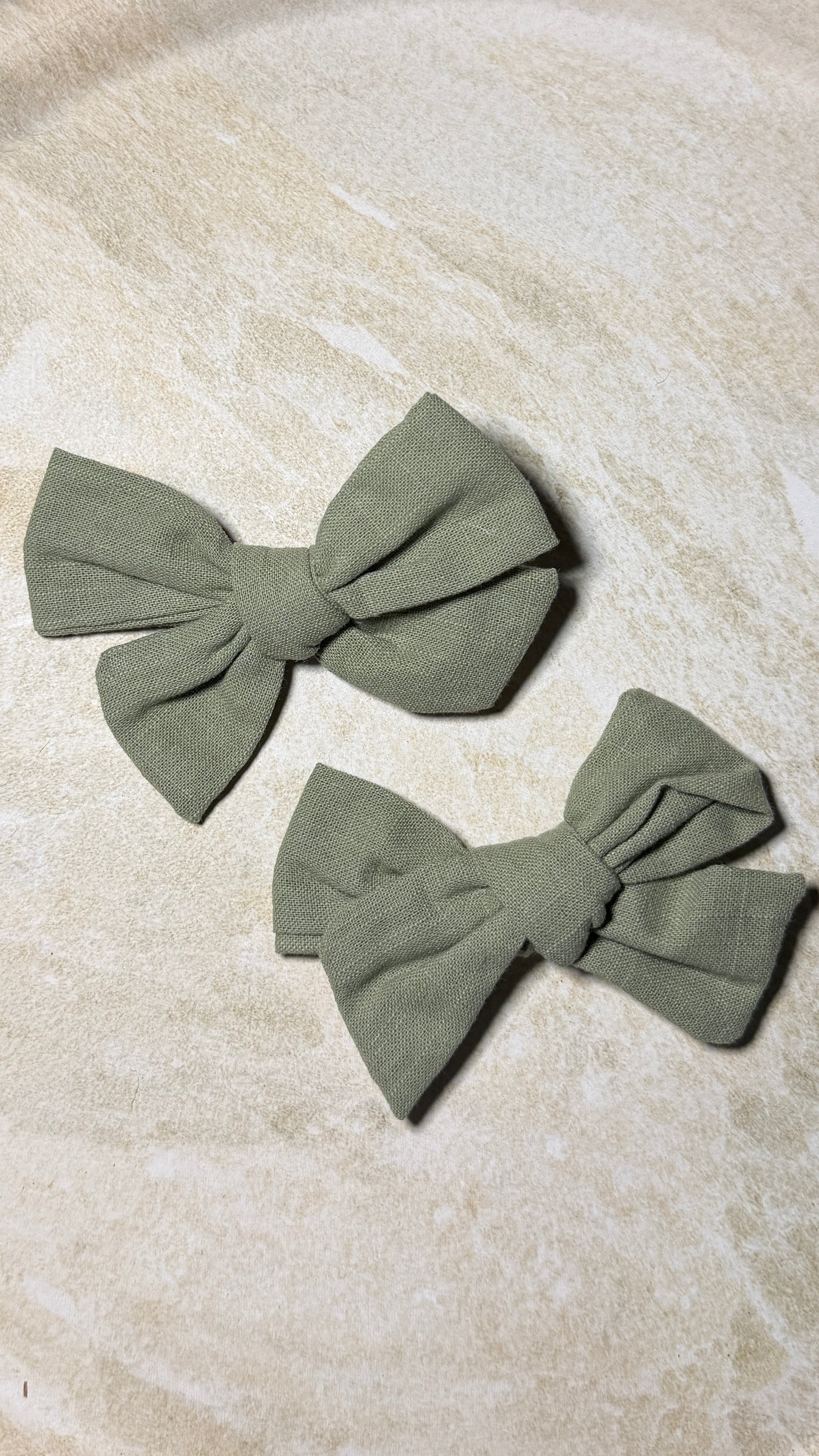 Medium Bow Pair
