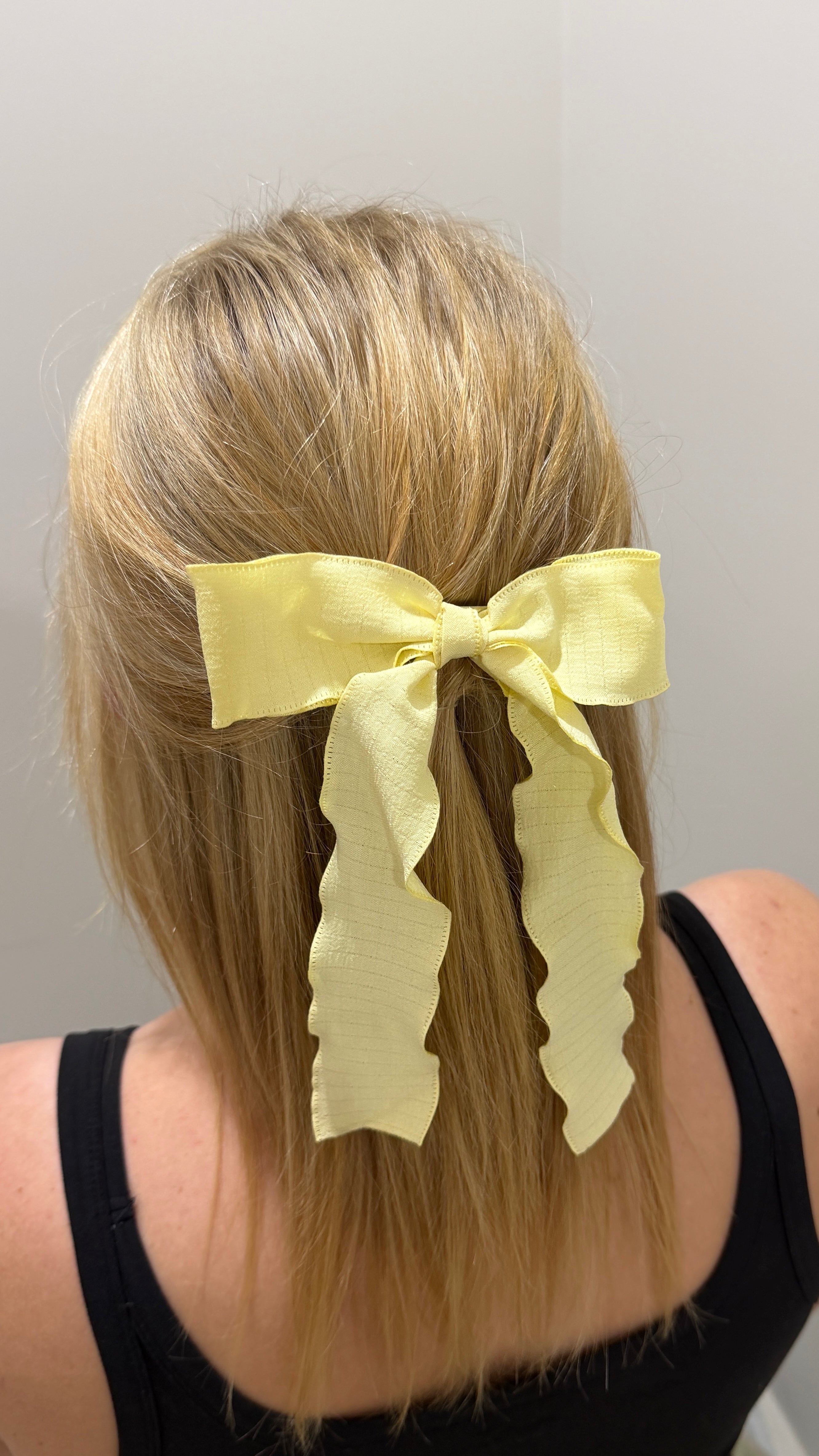 Large Ruffle Bow