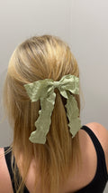 Large Ruffle Bow